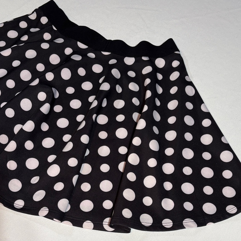 Disney Minnie Mouse Polka Dot Skater Skirt with Red Bow women’s Large - Picture 9 of 12